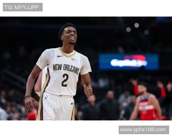 赫伯特琼斯的篮球之路与成就探索：从新秀到明星的蜕变之旅